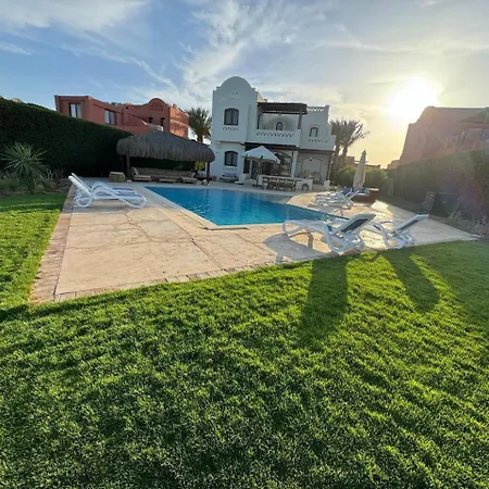 Luxury Villa West Golf
