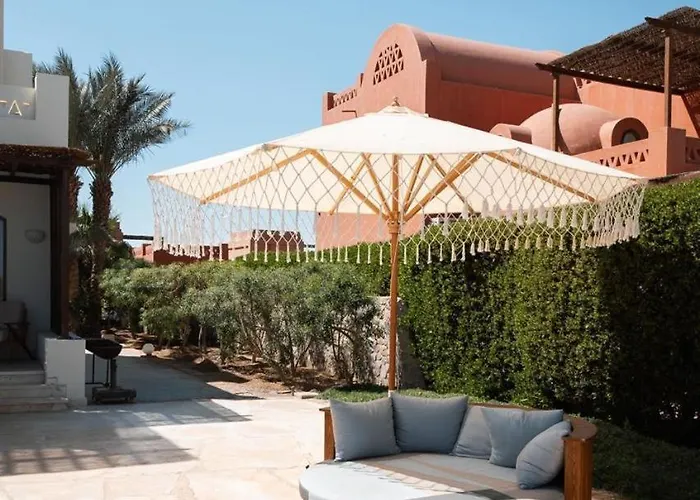Luxury West Golf Villa